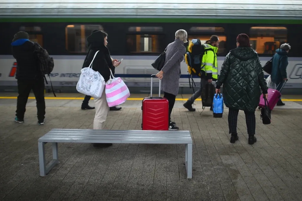 PKP Intercity: Jak sprawdzić przystanki pociągu i nie przegapić stacji?